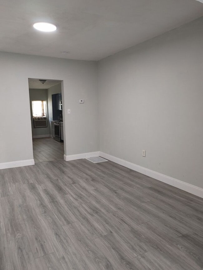 Photo - 34 N Franklin St