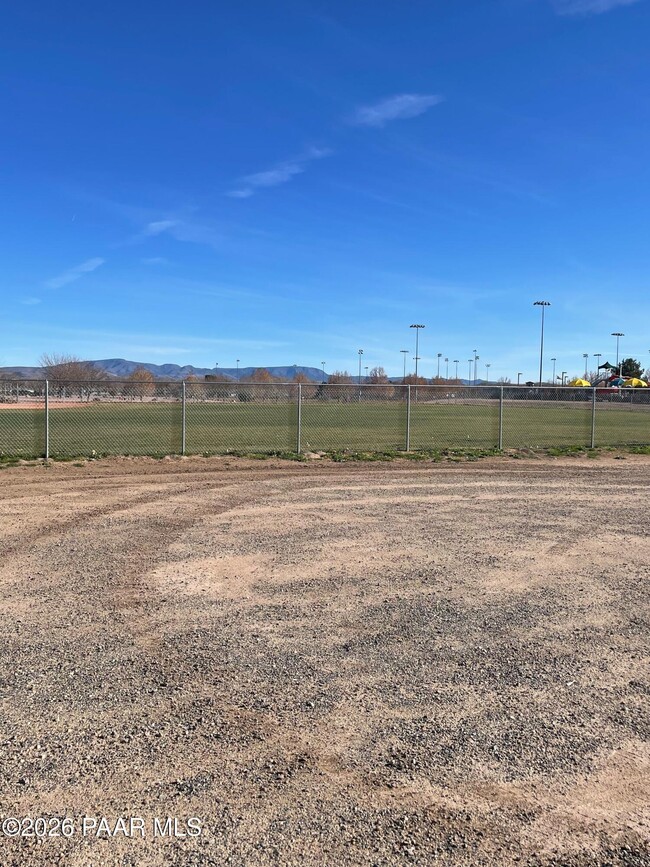 Photo - 1118 Helsing Rd