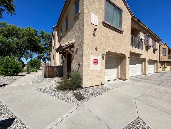 Apply Here www.realty480pm.appfolio.com/li... - Apply Here www.realty480pm.appfolio.com/li... Casa