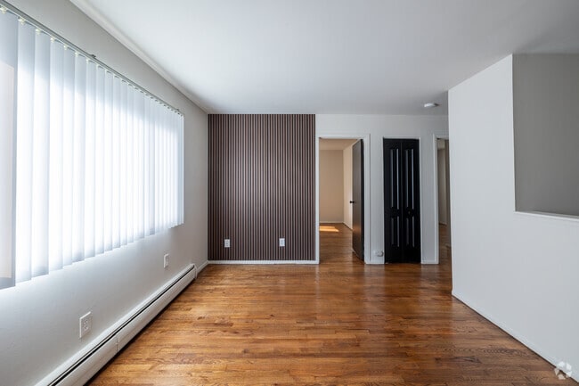 2BR, 1BA - 800SF - Living Room