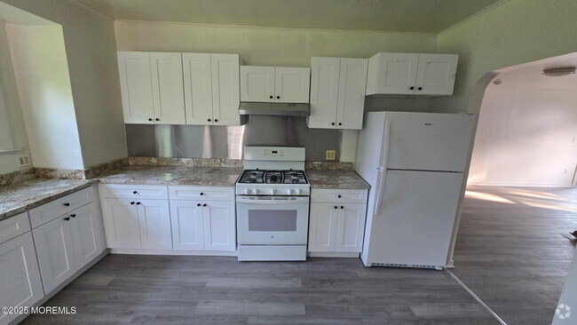 Building Photo - 101 Anelve Ave Unit 1 Rental