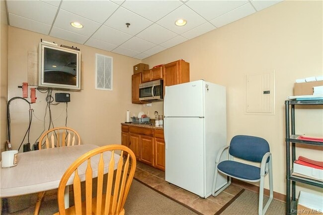 Photo - 5 Fair Lawn Dr