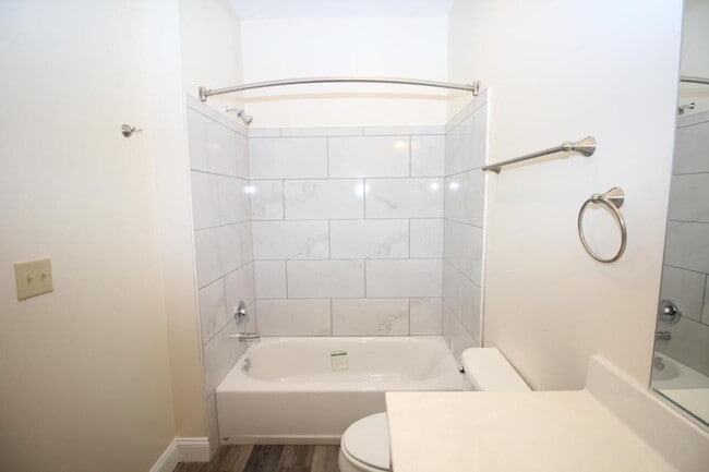 Photo - 1665 Kenton Rd