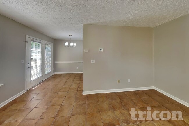 Photo - 261 Silver Ridge Dr