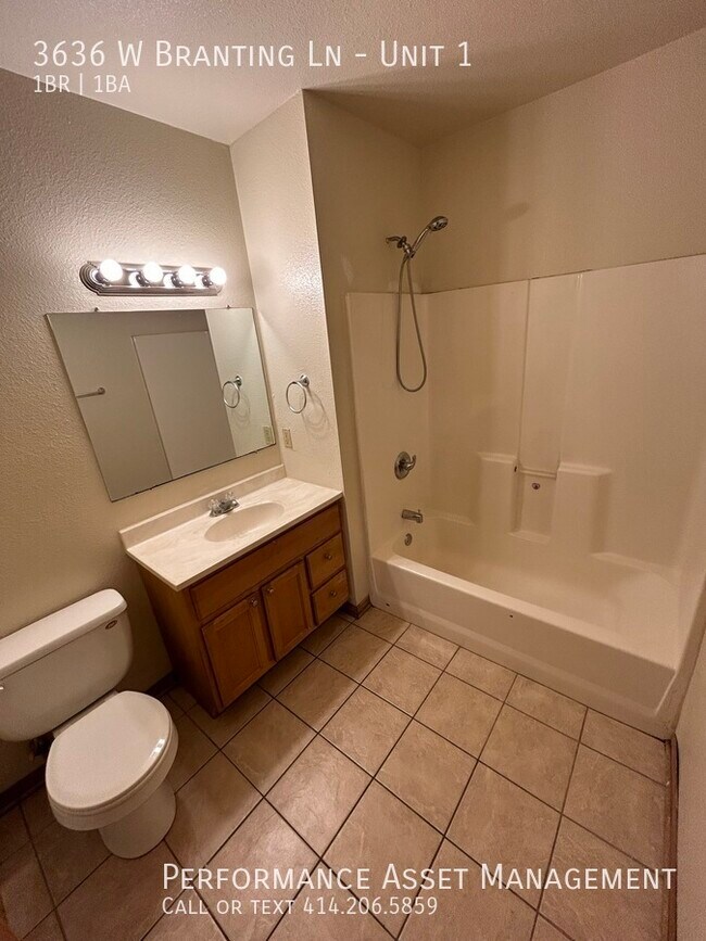 Remodeled 1BED/1BATH Southside Apartment Unit 1 Milwaukee, WI