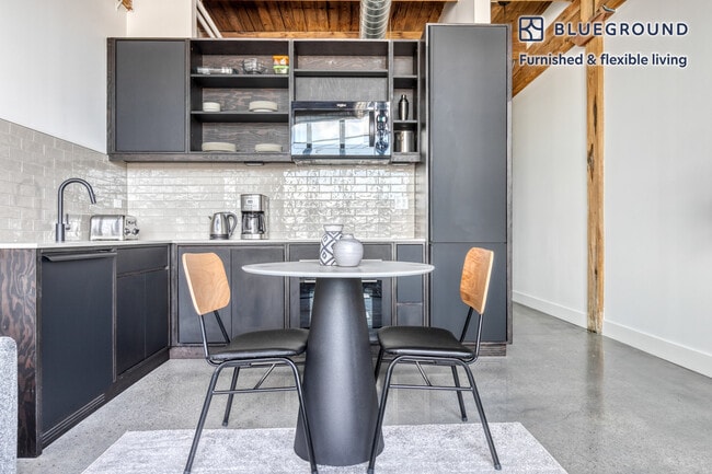 Photo - 2061 N Southport Ave Unit FL3-ID565