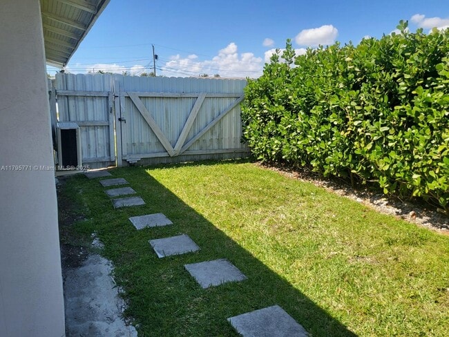 Photo - 11771 SW 176th St Unit 1