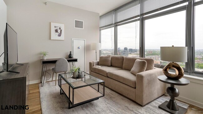 347 W Chestnut St Unit 2506