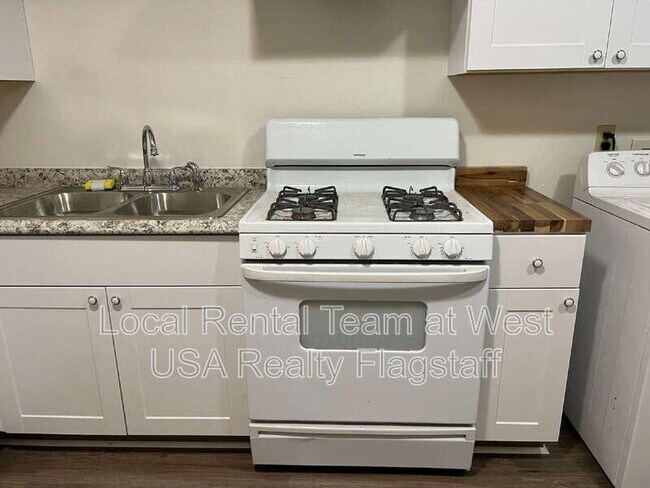 2219 E Dortha Ave Unit 2
