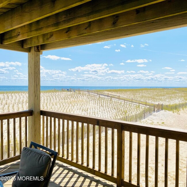 Building Photo - 1926 Oceanfront Unit 1-4