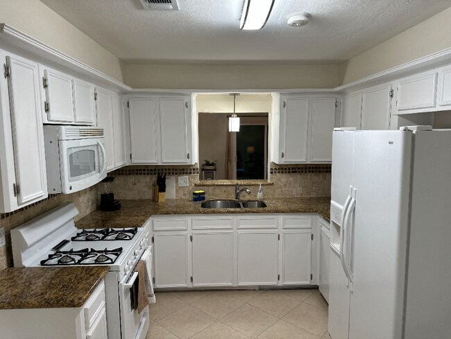 Photo - 36 N High Oaks Cir