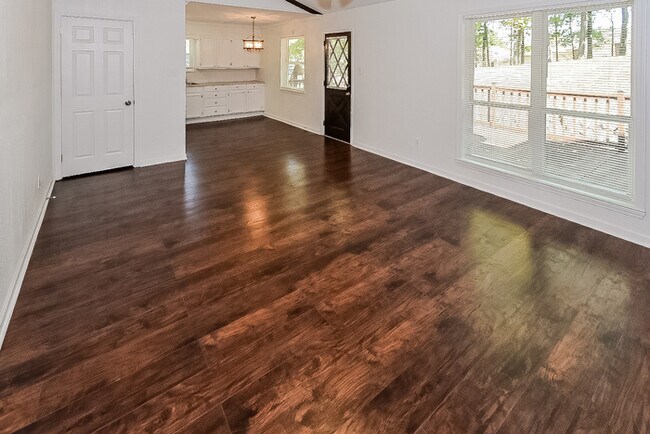 Photo - 1401 Jennifer Dr