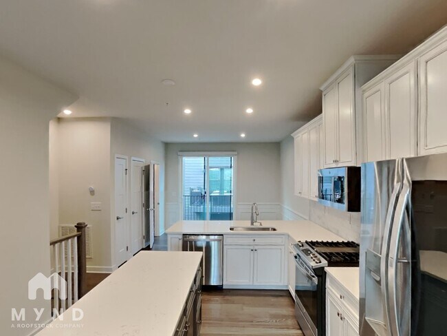 Photo - 432 W Tremont Ave