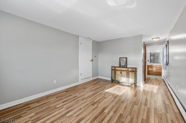 Photo - 46 King St Unit 2