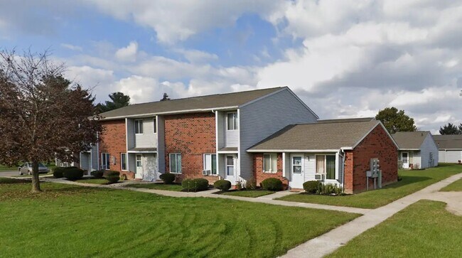 Building Photo - 500 Highland Pkwy Rental