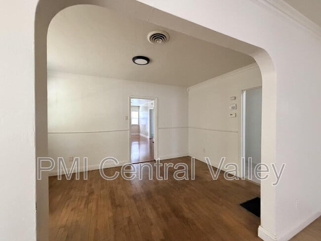 Photo - 3520 San Mateo Ave