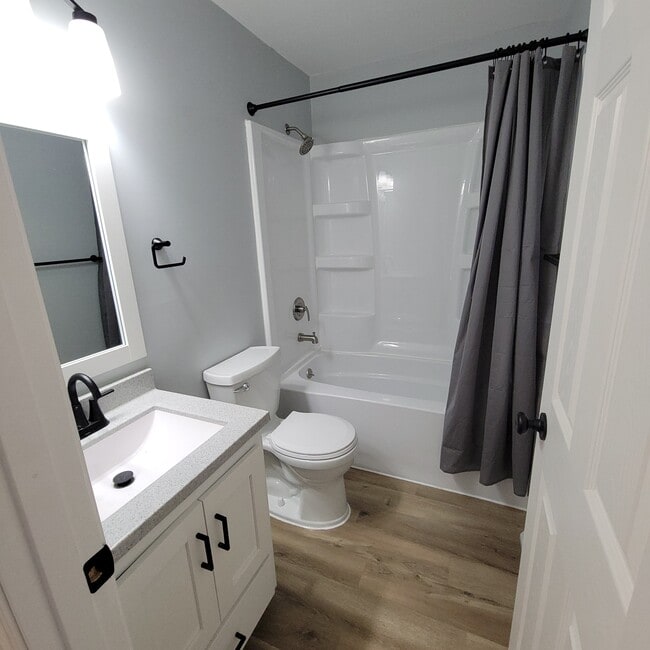 Fotografía del edificio - 429 Hutton Ln Unidad A