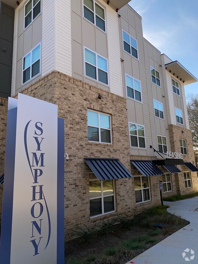 Entrance - Symphony at Lakewood Rental