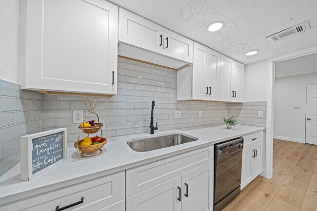 Photo - 8726 Wilcrest Dr Unidad 8726