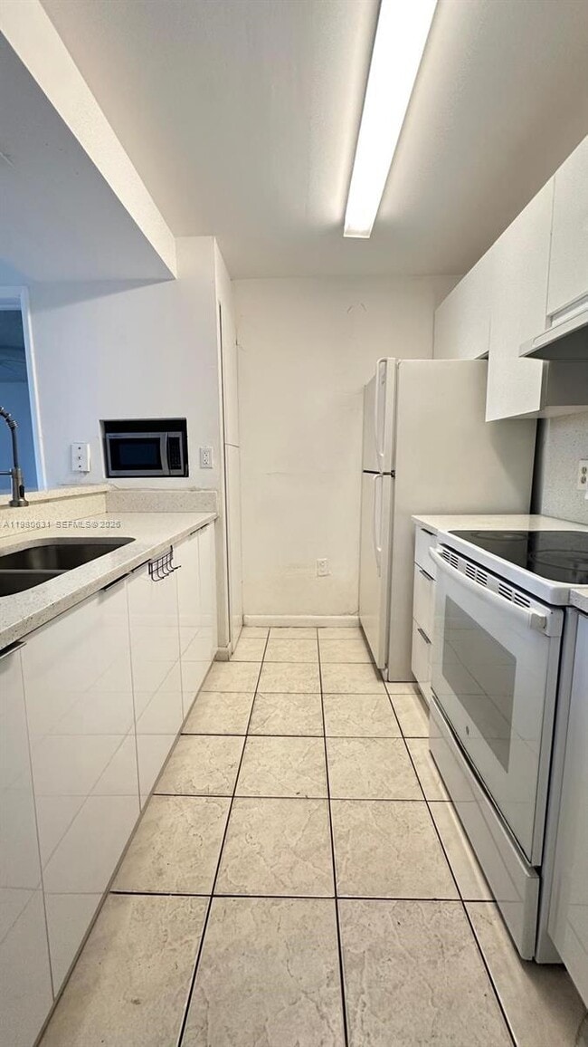 Photo - 7125 NW 186th St Unit B110