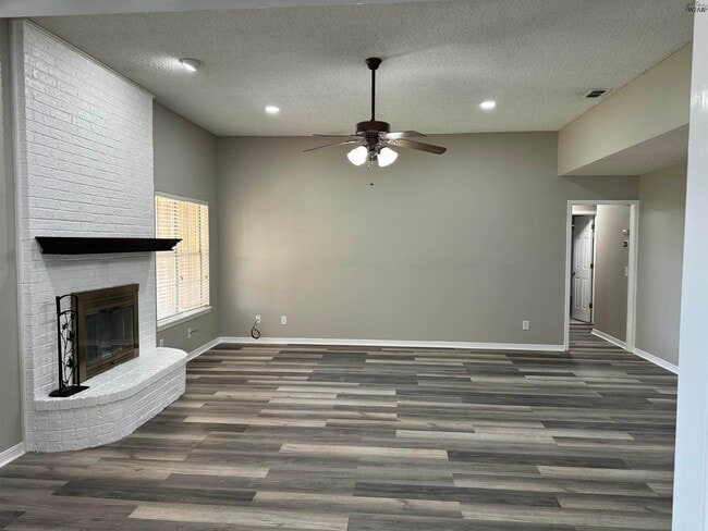 Photo - 15 Bazely Cir