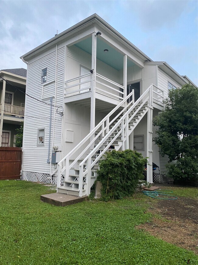 Photo - 2121 Avenue K