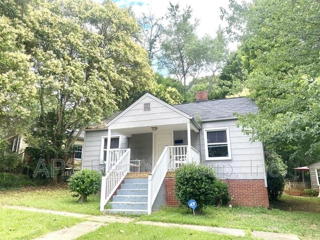 Building Photo - 2405 Hoyt St