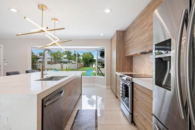 Photo - 2112 NE 32nd Ave