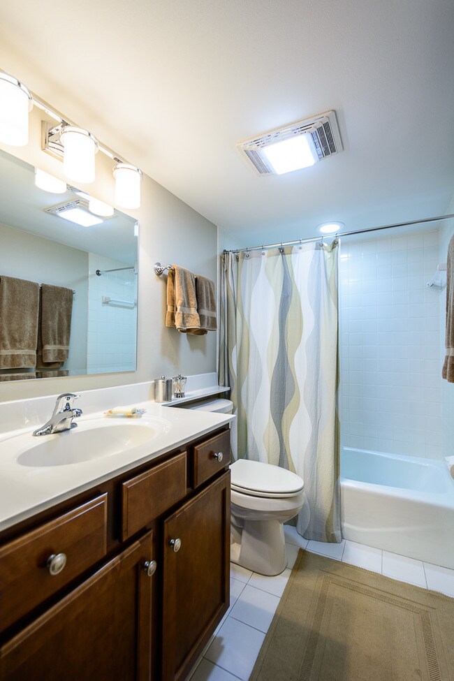 Serafino Square Luxury Apartments Milwaukee, WI