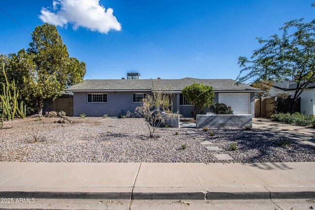 Building Photo - 3609 N Navajo Trail Rental