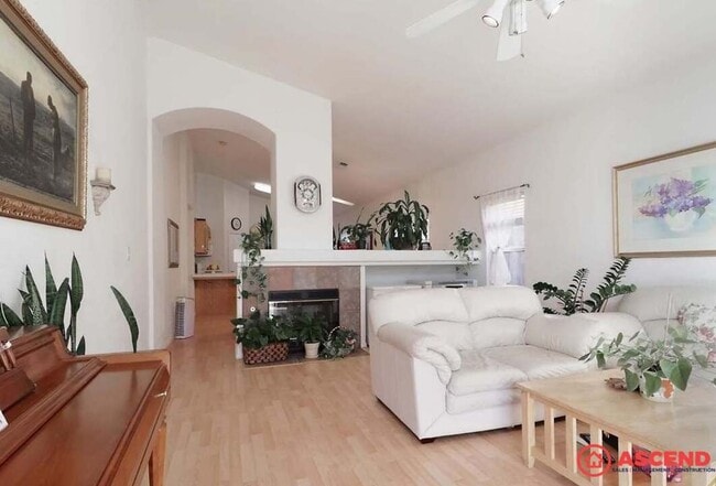 9425 Lanneau Ct