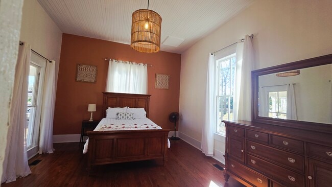 Photo - 13333 W Main St