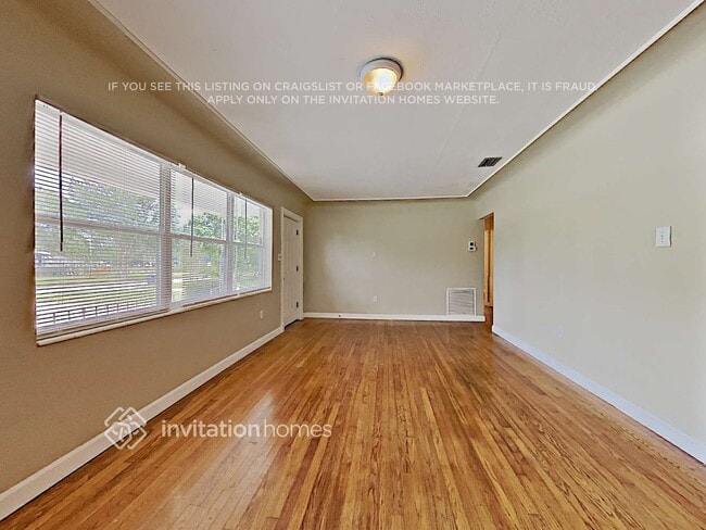 Photo - 3930 30th Ave N