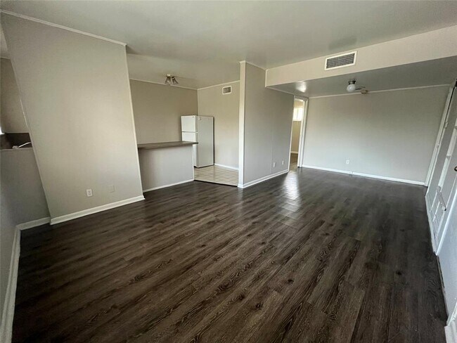 Photo - 3304 Red River St Unit 201