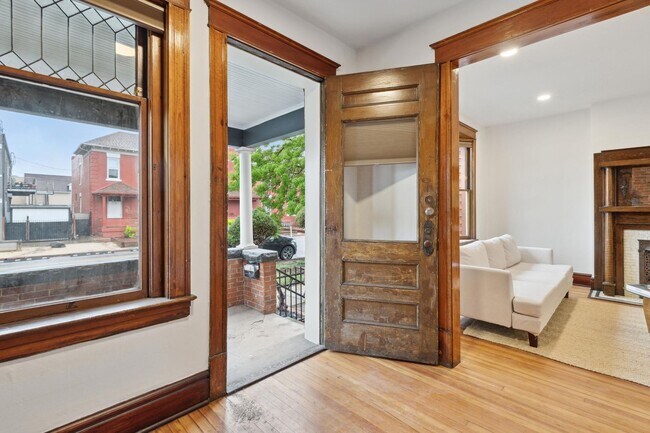 Building Photo - 1005-1017 W. 14th Ave. Unit 1011 W. 14th Ave