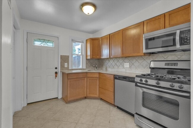 1193 46th Pl SE