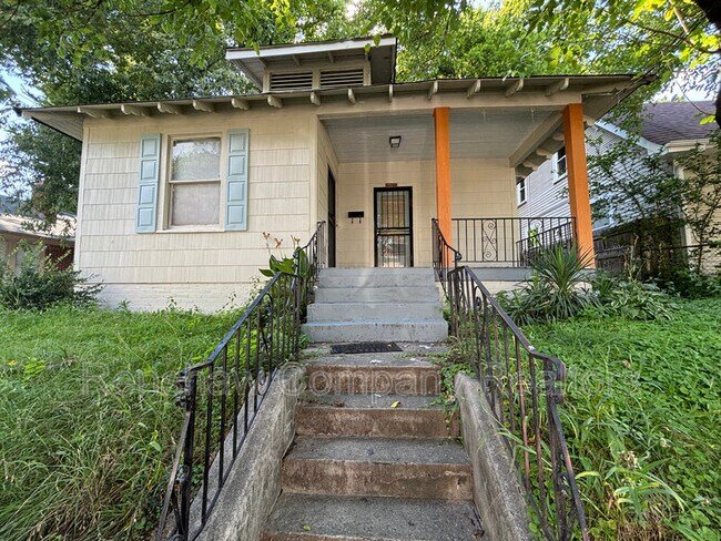 Photo - 1043 Philadelphia St House