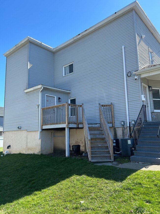 Photo - 1202 W Elm St Unit 1E