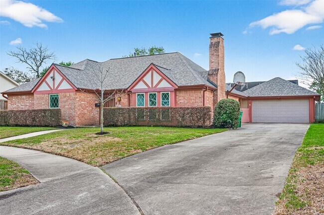 Photo - 6207 Claridge Dr