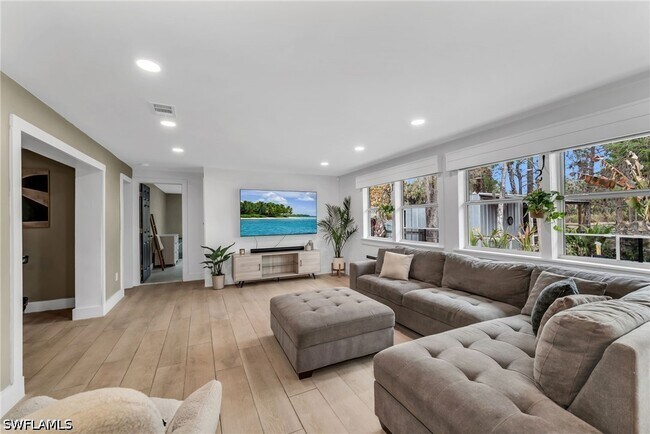 Photo - 1840 23rd St SW