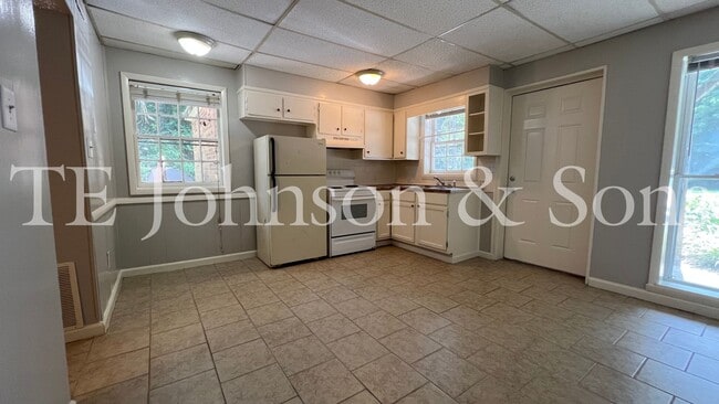 Photo - Your Perfect 1 Bedroom Oasis Awaits at Wal... Unidad 5020 Reidsville 12