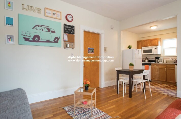 Photo - 23 N Beacon St Unidad 5