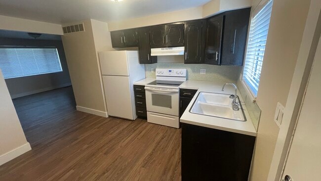Photo - UNIT 525