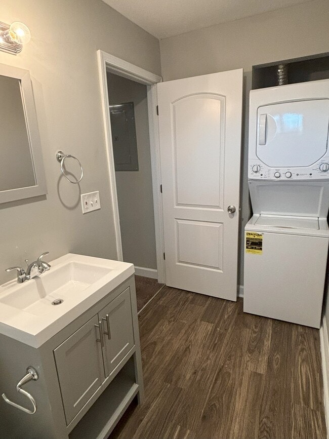 Photo - Brentwood Apartments