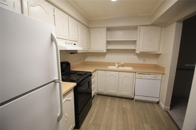 Photo - 540 Orange Dr