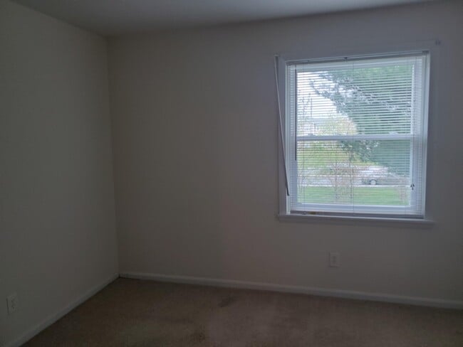 Photo - 500 Chapel Ct