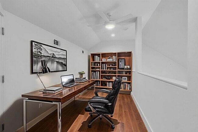 Photo - 4509B Eigel St Unit B