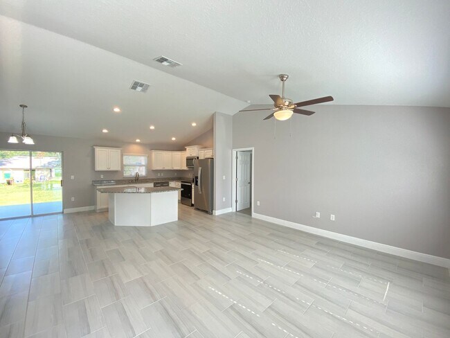Photo - 52 Oak Cir