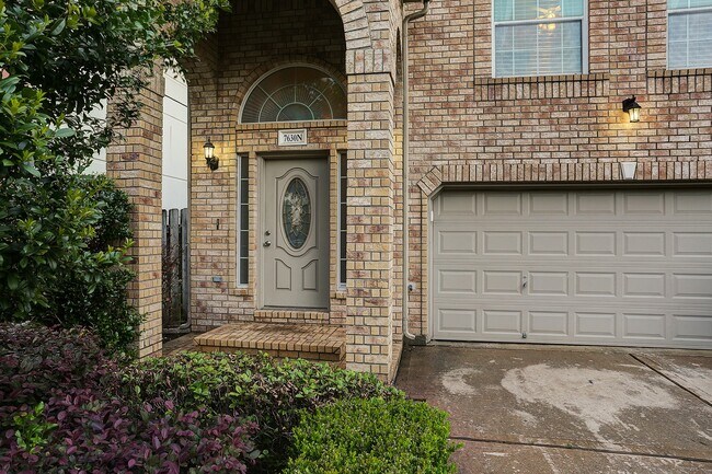 Photo - 7630 N Linpar Ct