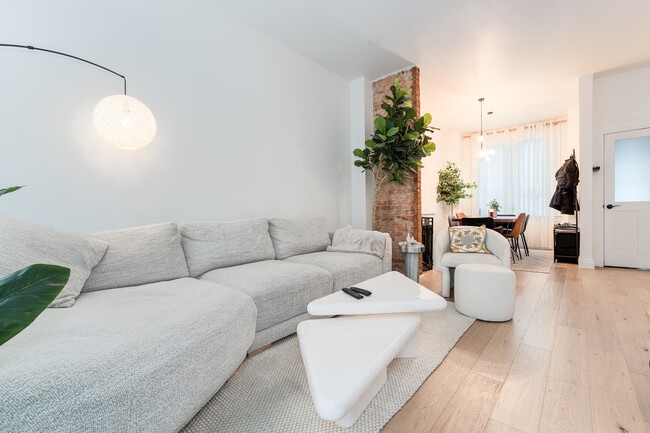 Photo - 286 Euclid Ave